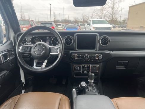 Used 2023 Jeep Wrangler Unlimited Sahara w/ Cold Weather Group image 18