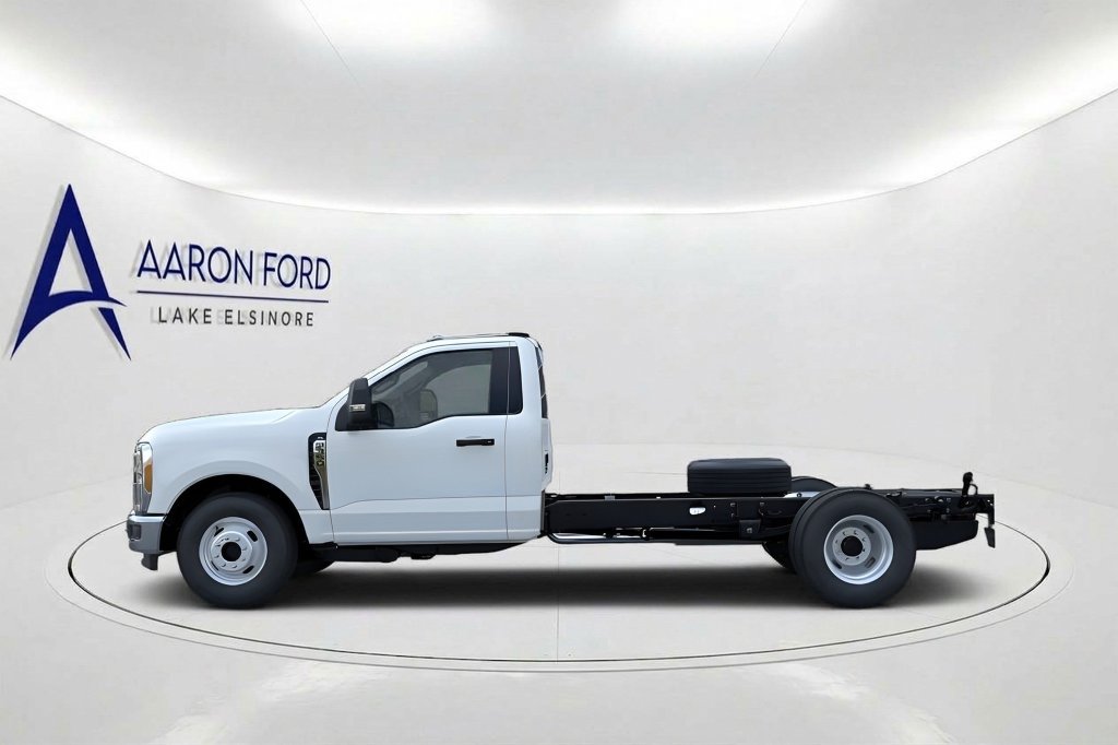 New 2026 Ford F350 XL w/ XL Chrome Package RWD image 3