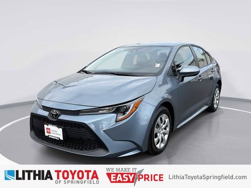 Certified 2022 Toyota Corolla LE image 1