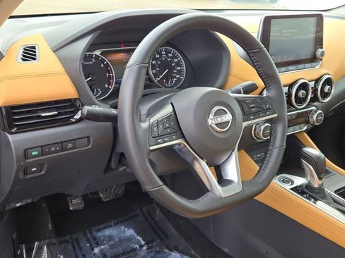 Used 2025 Nissan Sentra SV w/ SV Premium Package image 22