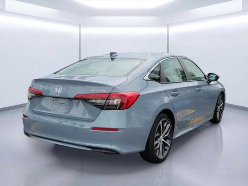 Used 2023 Honda Civic Touring image 4