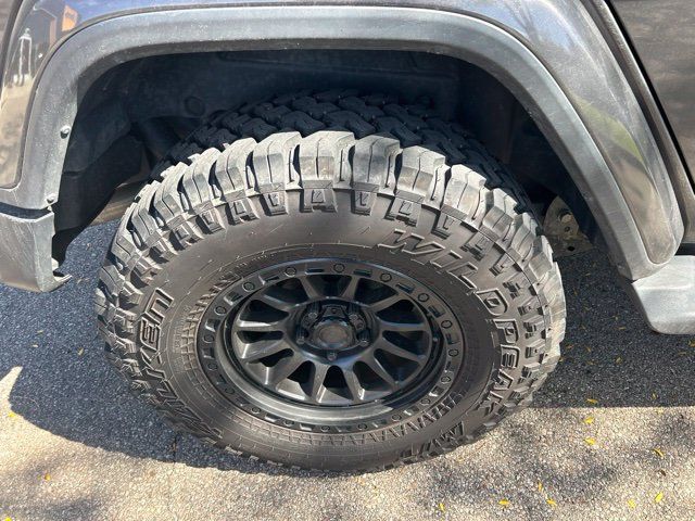 Used 2020 Jeep Wrangler Unlimited Sahara w/ Cold Weather Group AWD/4WD image 10
