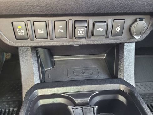 Used 2021 Toyota Tacoma TRD Off-Road w/ TRD Premium Off Road Package image 25