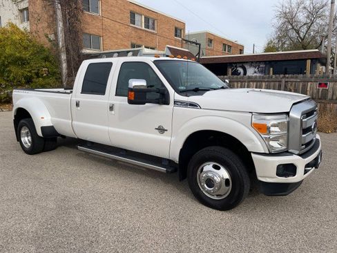 Used 2015 Ford F350 Platinum image 3