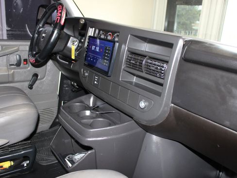 Used 2008 GMC Savana 2500 Extended RWD image 22