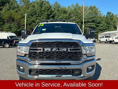 Used 2024 RAM 2500 Tradesman w/ Chrome Appearance Group AWD/4WD image 2