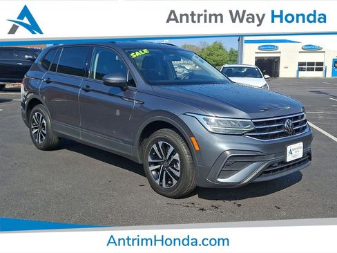 Used 2022 Volkswagen Tiguan S image 1