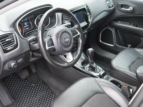 Used 2019 Jeep Compass Latitude AWD/4WD image 11