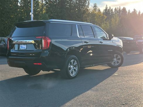 Used 2023 GMC Yukon XL SLE image 4