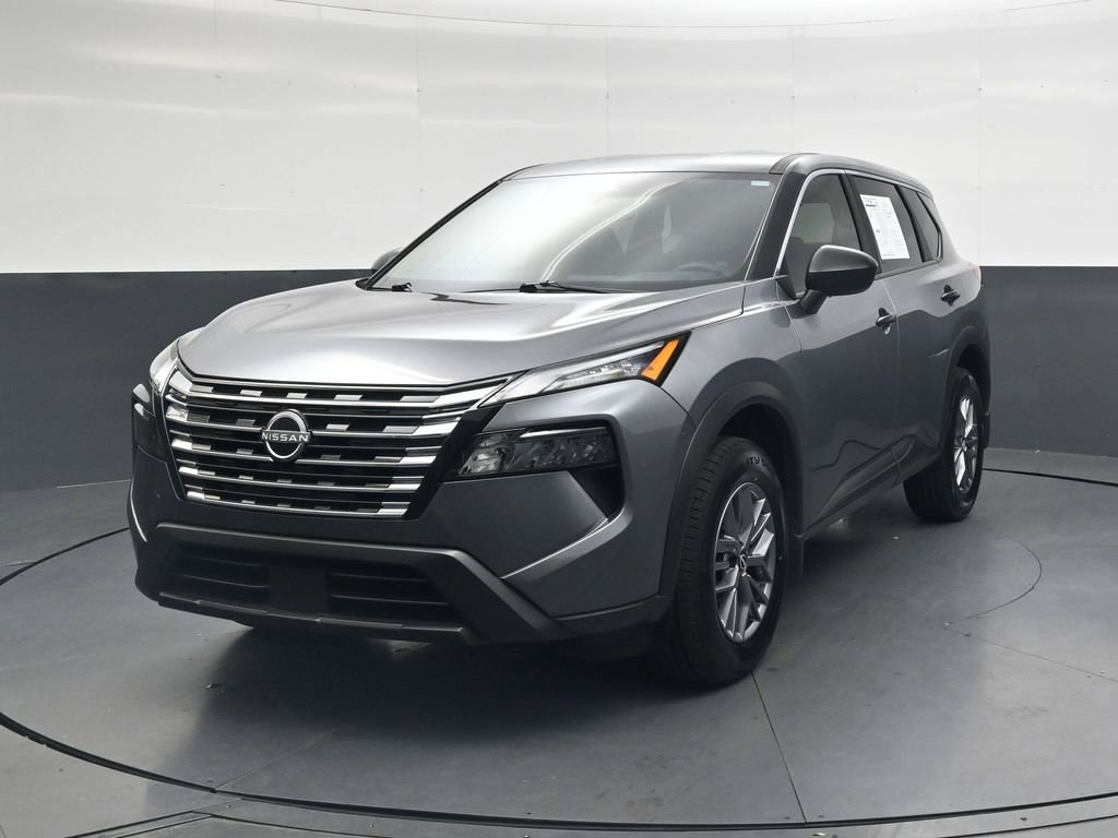 Used 2025 Nissan Rogue S FWD image 12