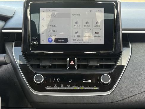 Used 2024 Toyota Corolla LE FWD image 17