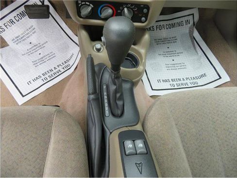 Used 1997 Pontiac Sunfire SE w/ Opt Pkg 3 FWD image 19