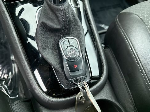 Used 2022 Buick Encore Preferred w/ Safety Package AWD/4WD image 23