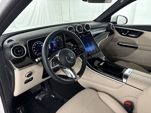 Certified 2024 Mercedes-Benz GLC 300 image 4