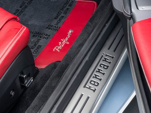 Certified 2022 Ferrari Portofino M image 39