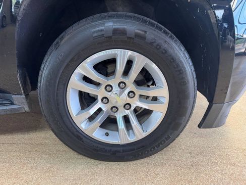 Used 2019 Chevrolet Suburban LT RWD image 53
