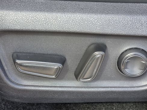 Used 2026 Toyota RAV4 XLE Premium FWD image 28