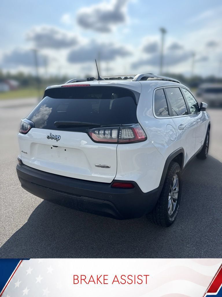 Used 2019 Jeep Cherokee Latitude Plus AWD/4WD image 5