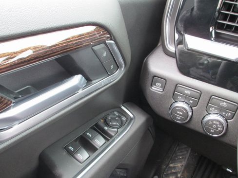 New 2026 GMC Sierra 1500 Elevation image 14