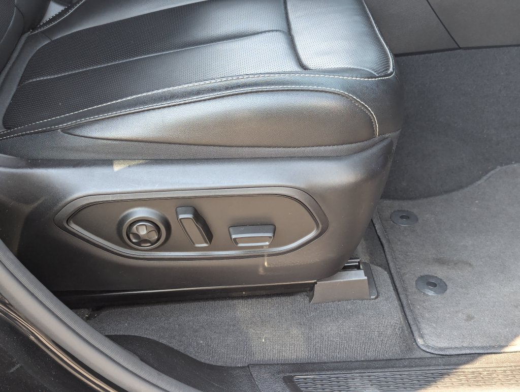Used 2024 Jeep Grand Cherokee L Limited w/ Luxury Tech Group II AWD/4WD image 38