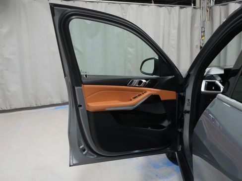 Used 2025 BMW X5 xDrive40i image 28