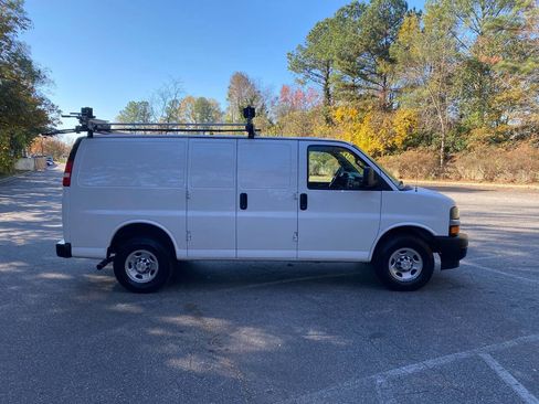 Used 2020 Chevrolet Express 2500 w/ Driver Convenience Package image 4