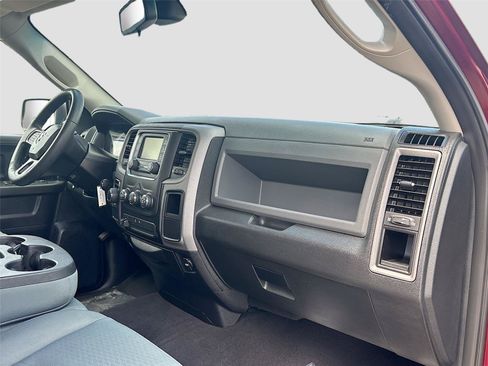 Used 2016 RAM 1500 Express RWD image 26