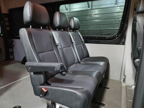 Used 2017 Mercedes-Benz Sprinter 2500 image 11