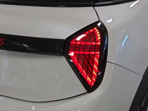 Used 2025 MINI Cooper S image 31