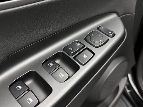 Used 2021 Hyundai Kona Limited w/ Cargo Package image 12