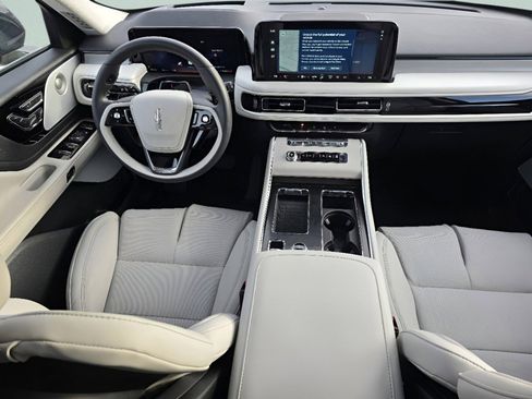 Used 2025 Lincoln Aviator Reserve w/ Equipment Group 201A image 28