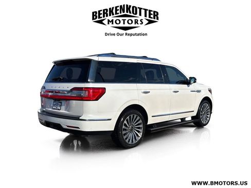 Used 2018 Lincoln Navigator Reserve w/ Technology Package AWD/4WD image 3