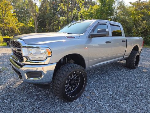 Used 2022 RAM 3500 Tradesman AWD/4WD image 3