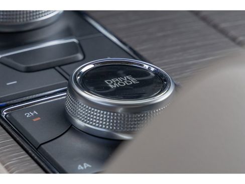 Used 2024 Ford Expedition Limited image 29