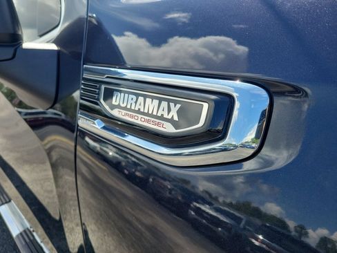 Used 2023 GMC Sierra 1500 SLT w/ SLT Premium Package AWD/4WD image 8
