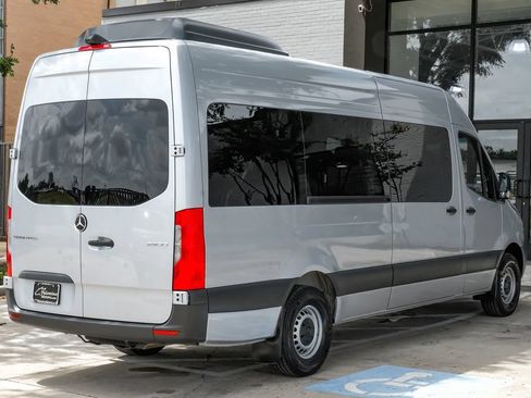 Used 2025 Mercedes-Benz Sprinter 2500 image 6
