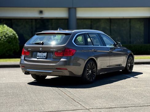 Used 2014 BMW 328i xDrive Wagon AWD/4WD image 3