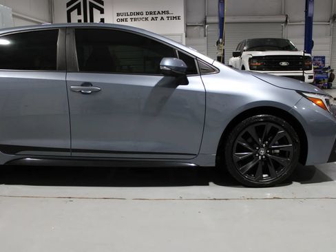 Used 2024 Toyota Corolla SE FWD image 7