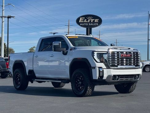 Used 2025 GMC Sierra 3500 Denali AWD/4WD image 1