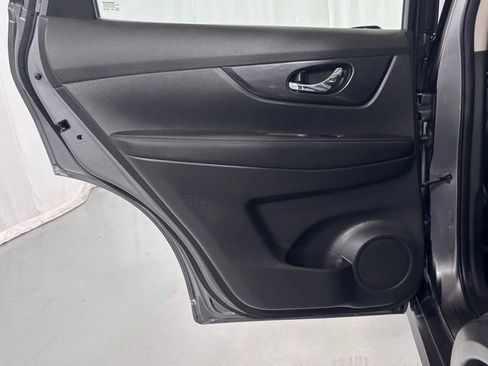 Used 2018 Nissan Rogue S AWD/4WD image 23