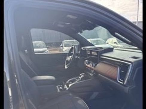 Used 2024 GMC Canyon AT4 image 8