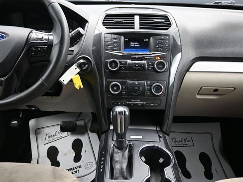 Used 2019 Ford Explorer FWD image 17