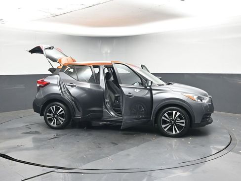Used 2020 Nissan Kicks SV image 50