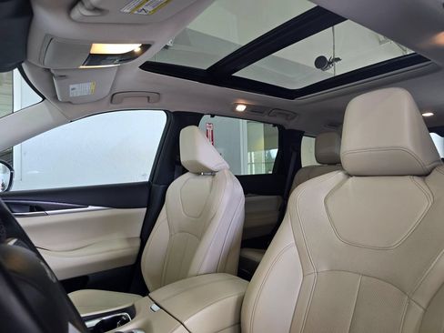 Used 2023 INFINITI QX60 Sensory w/ Vision Package AWD/4WD image 24