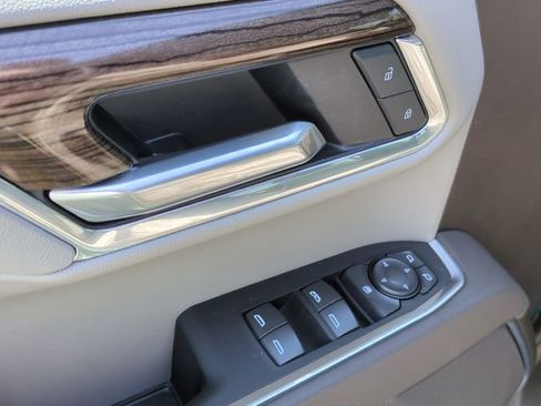 Used 2025 Chevrolet Silverado 1500 LT image 13