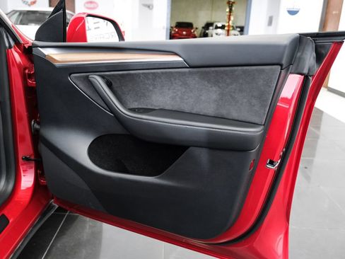 Used 2023 Tesla Model Y Performance AWD/4WD image 36