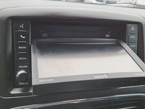 Used 2019 Dodge Grand Caravan SXT w/ Rear Park Assist Package image 34