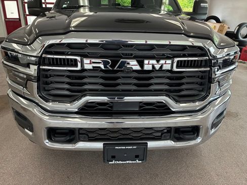 Certified 2025 RAM 2500 Big Horn AWD/4WD image 3