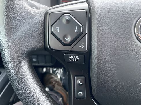 Used 2021 Toyota Tacoma TRD Off-Road image 13