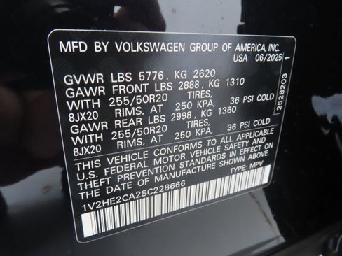 New 2025 Volkswagen Atlas Cross Sport SE image 28